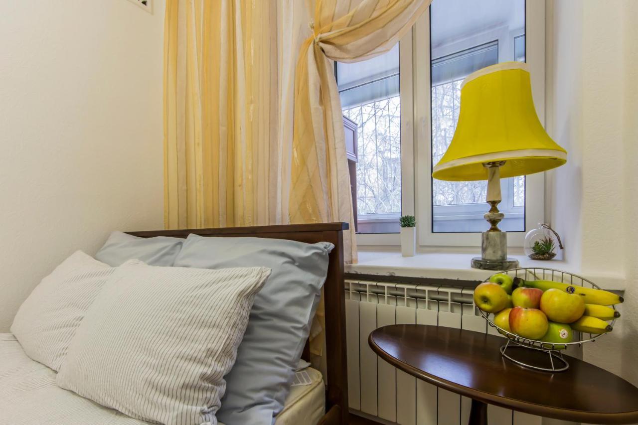 Sunny 2-Rooms Apartment For 2-6 People On Pechersk Near Kiev-Pechersk Lavra, Central Metro Station, Restaurants, Supermarkets Dış mekan fotoğraf